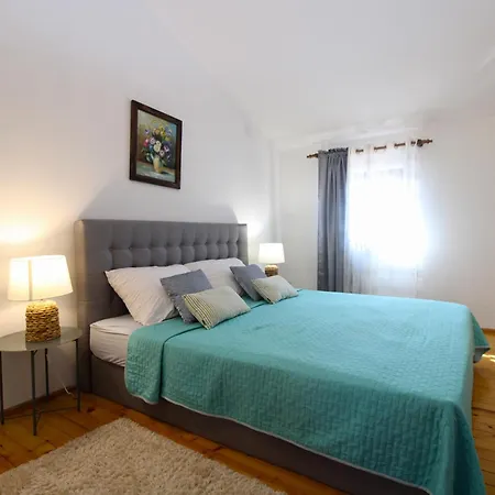 House Kacana 2307 보드냔